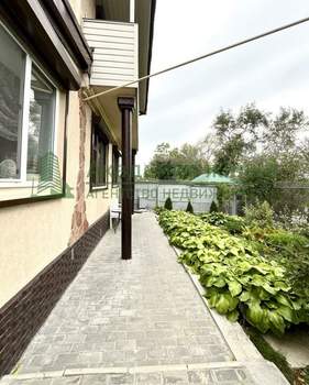 Дом 141м², 3-этажный, участок 8 сот.