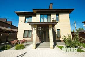 Коттедж 208м², 2-этажный, участок 10 сот.