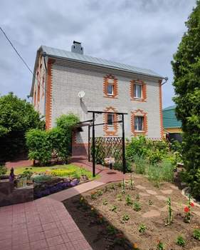 Дом 369м², 3-этажный, участок 10 сот.