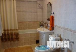 Дом 272м², 3-этажный, участок 15 сот.