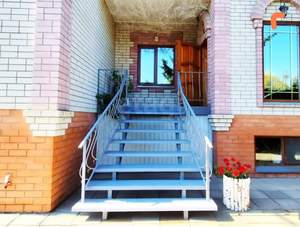 Дом 300м², 2-этажный, участок 9 сот.