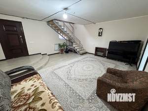 Дом 212м², 2-этажный, участок 9 сот.