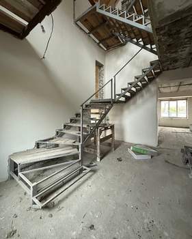 Дом 430м², 3-этажный, участок 11 сот.