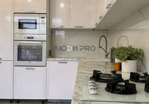 Дом 401м², 3-этажный, участок 6 сот.