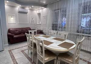 Дом 640м², 3-этажный, участок 960 сот.