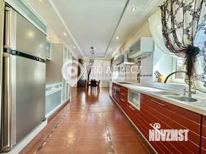 Дом 298м², 2-этажный, участок 8 сот.