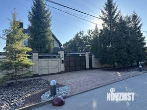 Дом 247м², 3-этажный, участок 14 сот.