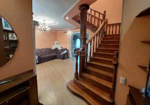 Дом 259м², 3-этажный, участок 11 сот.