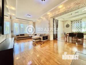 Дом 298м², 2-этажный, участок 8 сот.