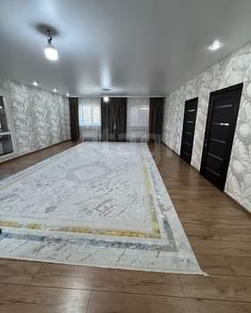 Дом 212м², 2-этажный, участок 9 сот.