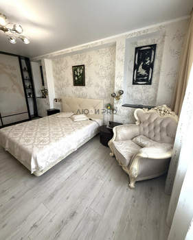 Дом 330м², 3-этажный, участок 9 сот.