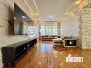 Дом 298м², 2-этажный, участок 8 сот.