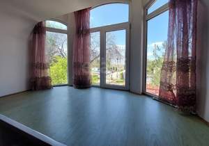 Дом 259м², 3-этажный, участок 11 сот.