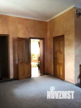 Дом 300м², 3-этажный, участок 9 сот.