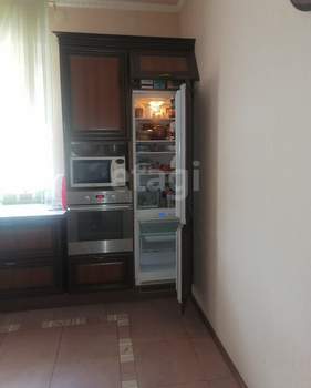 Дом 302м², 3-этажный, участок 15 сот.