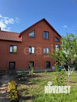 Дом 212м², 2-этажный, участок 9 сот.