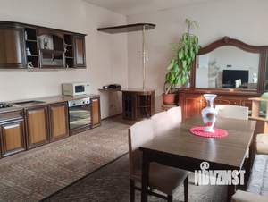 Дом 355м², 3-этажный, участок 6 сот.