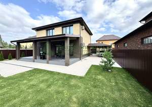 Дом 208м², 2-этажный, участок 10 сот.