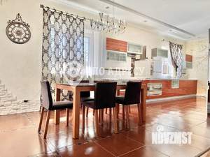 Дом 298м², 2-этажный, участок 8 сот.  