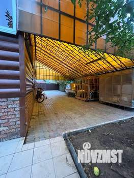 Дом 300м&sup2;, 4-этажный, участок 6 сот.  