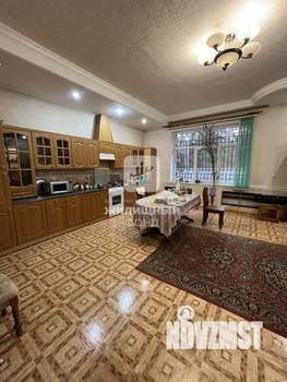 Дом 351м², 2-этажный, участок 17 сот.  