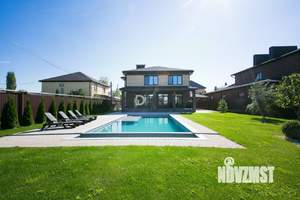 Коттедж 208м², 2-этажный, участок 10 сот.  