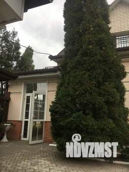 Дом 249м&sup2;, 2-этажный, участок 9 сот.  