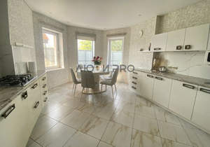 Дом 173м&sup2;, 2-этажный, участок 5 сот.  