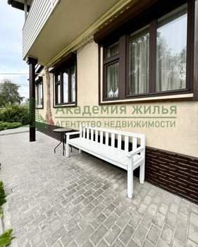 Дом 141м², 3-этажный, участок 8 сот.  