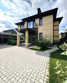 Дом 208м², 2-этажный, участок 10 сот.  