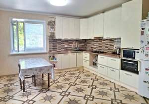 Дом 180м², 2-этажный, участок 9 сот.  