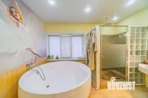 Дом 195м², 2-этажный, участок 6 сот.  