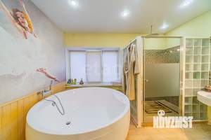 Дом 195м², 2-этажный, участок 6 сот.  