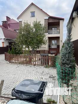 Коттедж 300м², 3-этажный, участок 6 сот.  