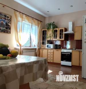 Дом 300м&sup2;, 2-этажный, участок 9 сот.  