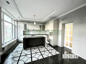 Дом 361м&sup2;, 2-этажный, участок 10 сот.  