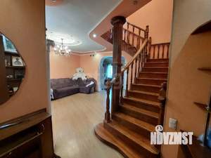 Дом 259м², 3-этажный, участок 11 сот.  