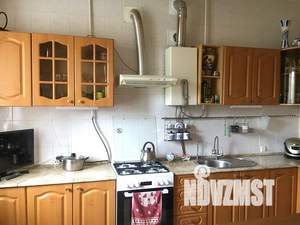 Дом 374м², 3-этажный, участок 8 сот.  