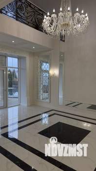 Коттедж 700м&sup2;, 3-этажный, участок 20 сот.  