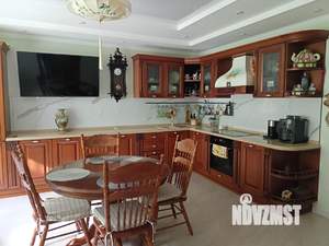 Дом 250м², 2-этажный, участок 5 сот.  