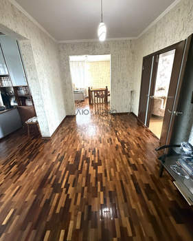 Дом 330м², 3-этажный, участок 9 сот.  