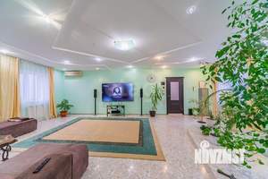 Дом 195м², 2-этажный, участок 6 сот.  