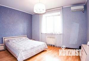 Коттедж 340м², 3-этажный, участок 11 сот.  