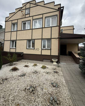 Дом 330м², 3-этажный, участок 9 сот.  