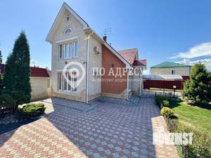 Дом 298м², 2-этажный, участок 8 сот.  