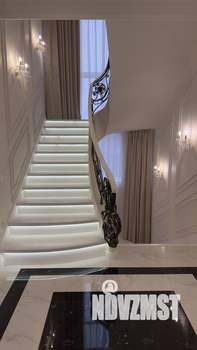 Коттедж 700м&sup2;, 3-этажный, участок 20 сот.  