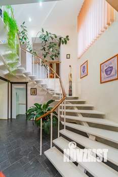 Дом 195м², 2-этажный, участок 6 сот.  