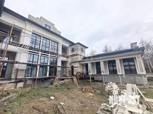 Дом 1083м², 3-этажный, участок 15 сот.  