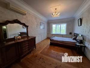 Дом 335м², 3-этажный, участок 13 сот.  