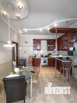 Коттедж 255м², 3-этажный, участок 7 сот.  